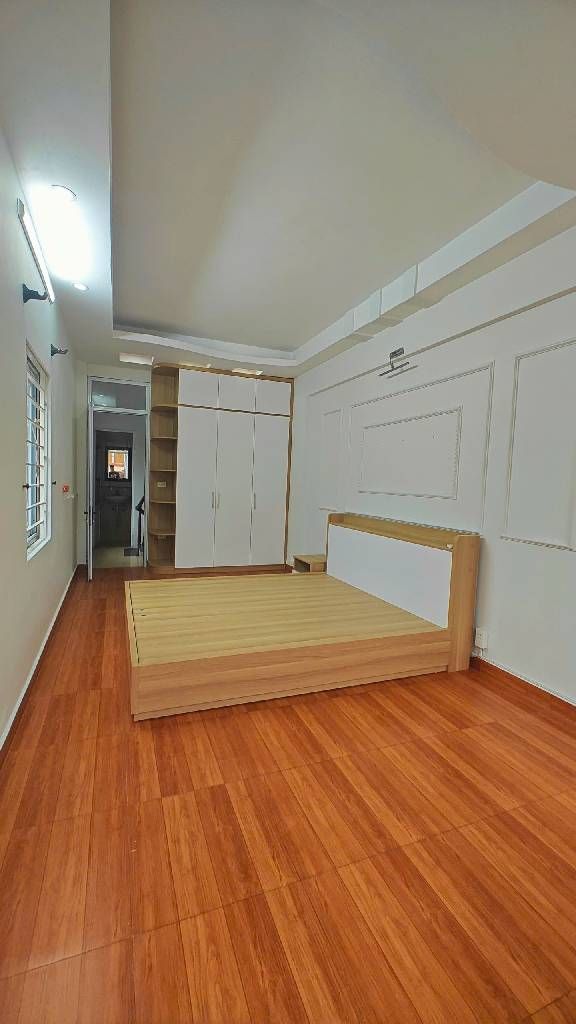 Bán nhà Nam Dư - diện tích 30.4m2 5 tầng - Ô TÔ ĐỖ CỬA - giá 7,5 tỷ