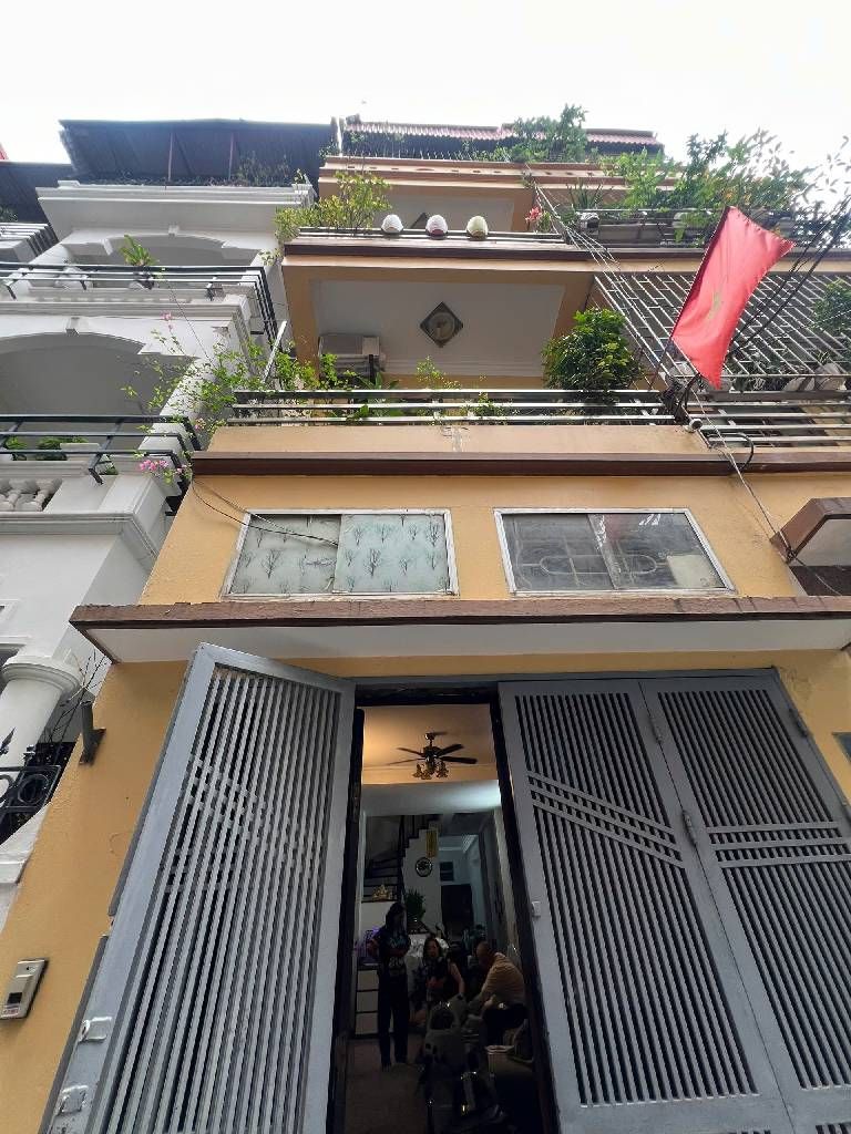 Bán nhà Vương Thừa Vũ - diện tích 46,6m2 4 tầng - Ô tô thông bàn cờ - giá 16 tỷ