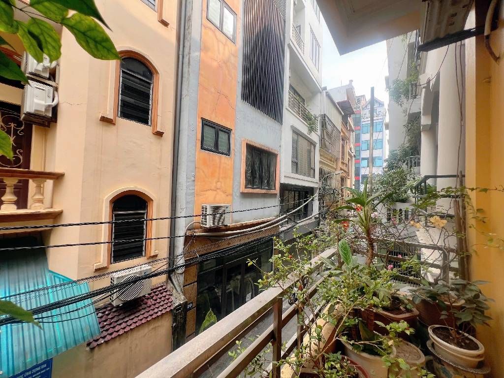 Bán nhà Vương Thừa Vũ - diện tích 46,6m2 4 tầng - Ô tô thông bàn cờ - giá 16 tỷ