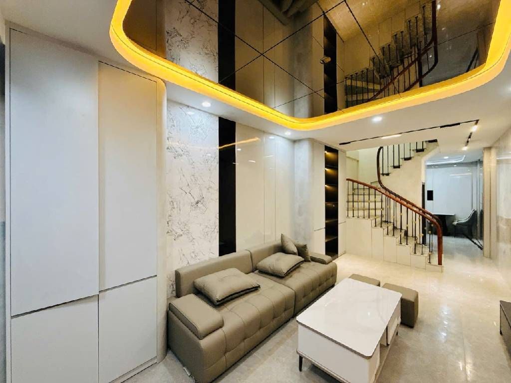 Bán nhà Quan Nhân - diện tích 38m2 5 tầng - Cực gần ô tô - giá 10 tỷ