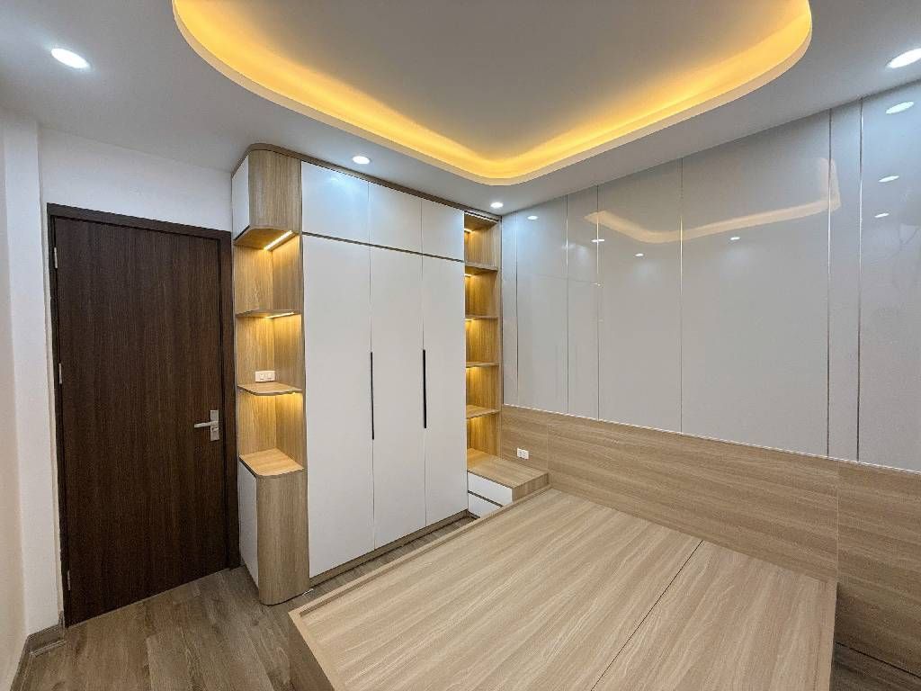 Bán nhà Quan Nhân - diện tích 38m2 5 tầng - Cực gần ô tô - giá 10 tỷ