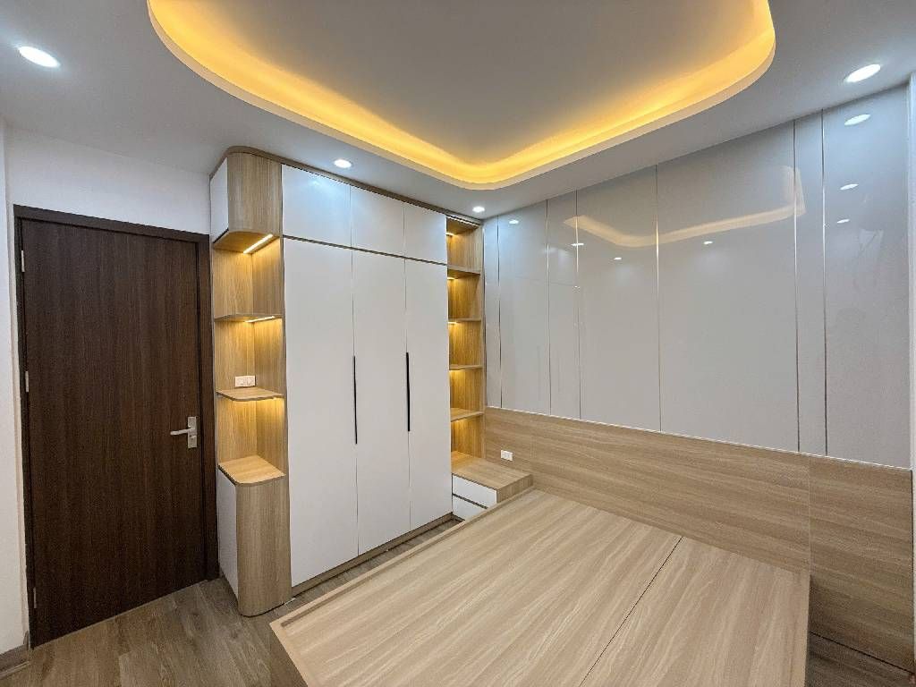 Bán nhà Quan Nhân - diện tích 38m2 5 tầng - Cực gần ô tô - giá 10 tỷ