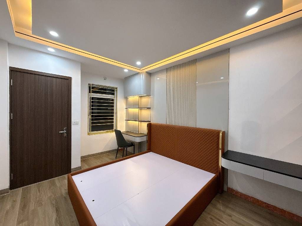 Bán nhà Quan Nhân - diện tích 38m2 5 tầng - Cực gần ô tô - giá 10 tỷ