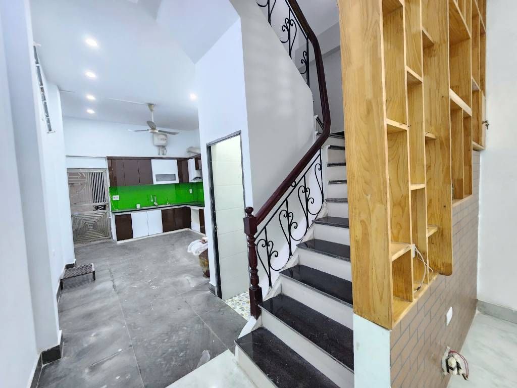 Bán nhà Tân Mai - diện tích 37,2m2 4 tầng - 2 mặt thoáng - giá 14,85 tỷ