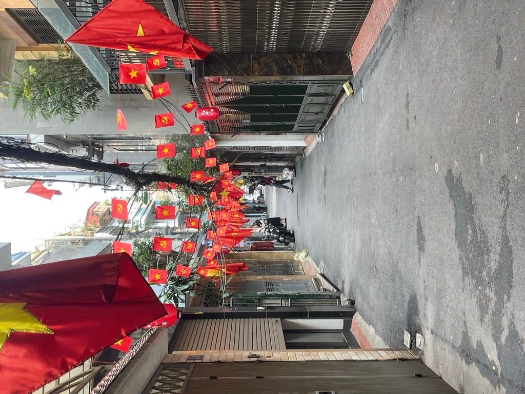 Bán nhà Nguyễn Ngọc Nại - diện tích 87m2 4 tầng - Nhà góc lô có sân rộng - giá 24 tỷ