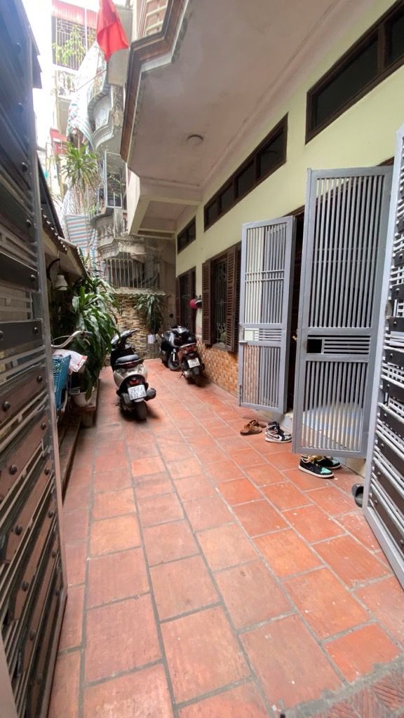 Bán nhà Nguyễn Ngọc Nại - diện tích 87m2 4 tầng - Nhà góc lô có sân rộng - giá 24 tỷ