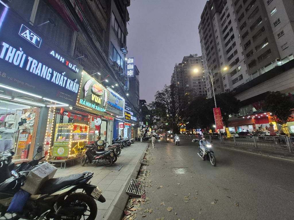 Bán nhà Vũ Trọng Phụng - diện tích 35m2 4 tầng - Mặt phố VIP - giá 21,5 tỷ