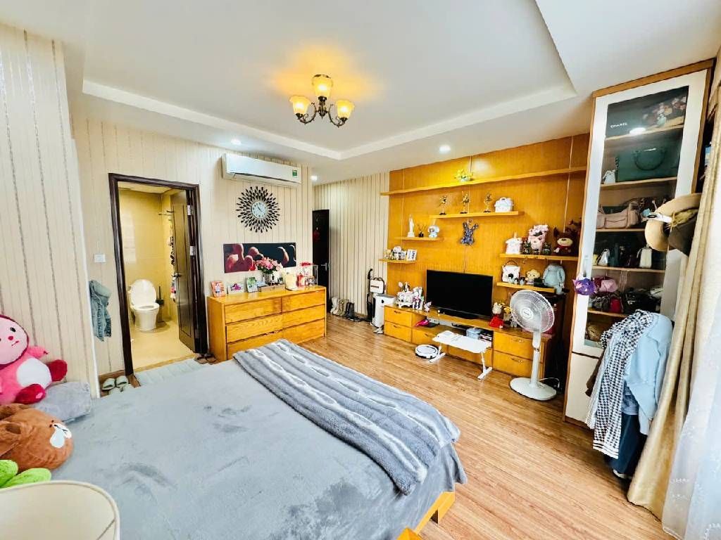 Bán nhà Minh Khai - diện tích 87.7m2 1 tầng - Căn hộ chung cư gốc - giá 12,5 tỷ