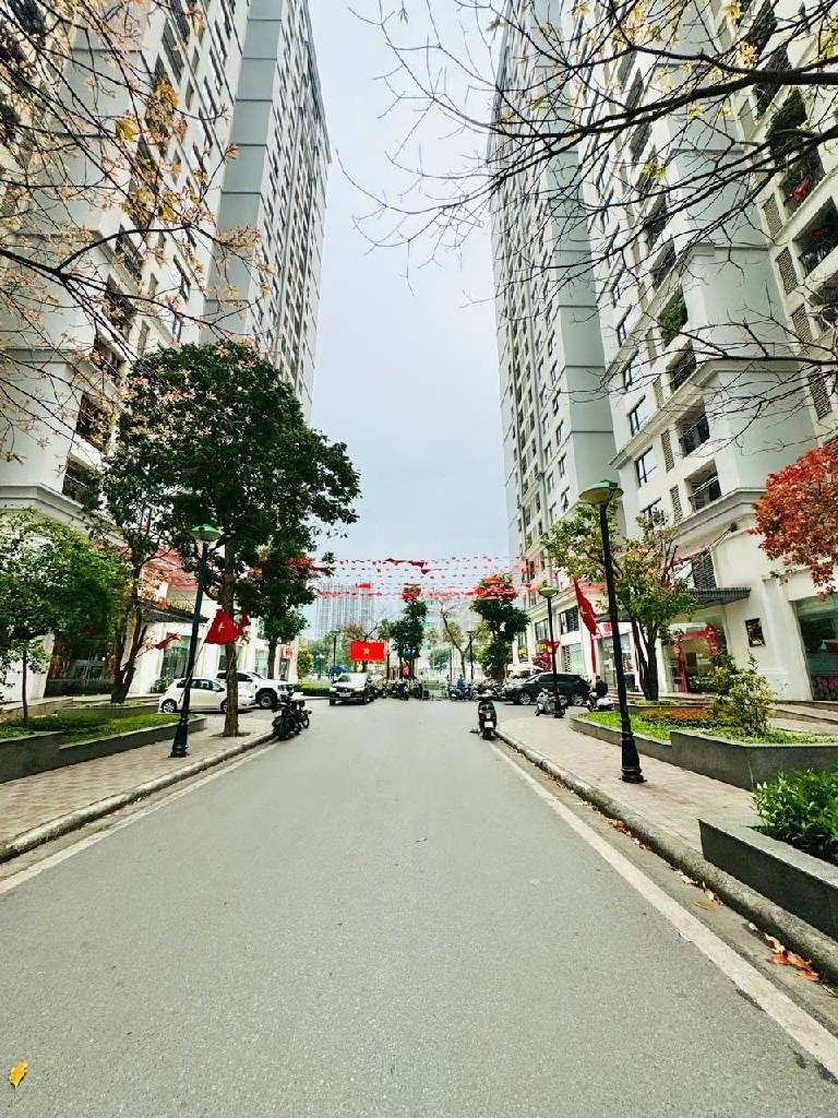 Bán nhà Minh Khai - diện tích 87.7m2 1 tầng - Căn hộ chung cư gốc - giá 12,5 tỷ