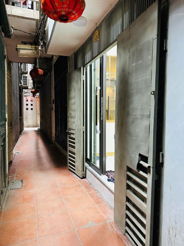 Bán nhà Định công thượng - diện tích 26.5m2 5 tầng - ngõ nông gần sát ô tô - giá 7,65 tỷ