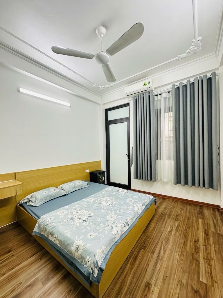 Bán nhà Định công thượng - diện tích 26.5m2 5 tầng - ngõ nông gần sát ô tô - giá 7,65 tỷ