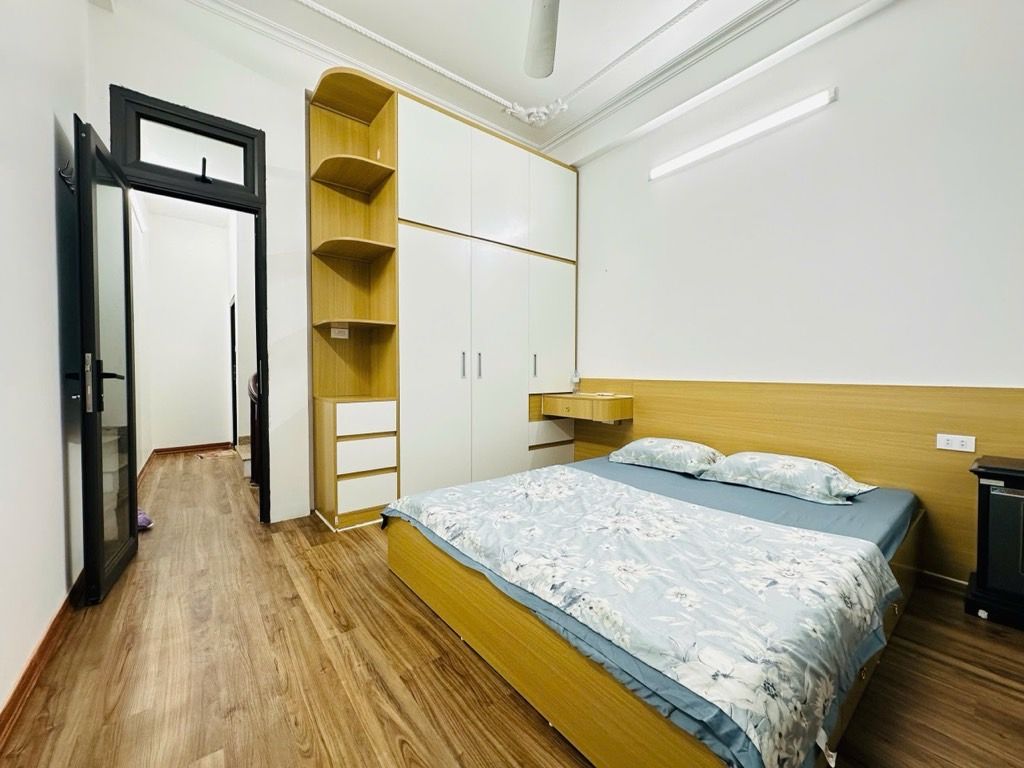 Bán nhà Định công thượng - diện tích 26.5m2 5 tầng - ngõ nông gần sát ô tô - giá 7,65 tỷ