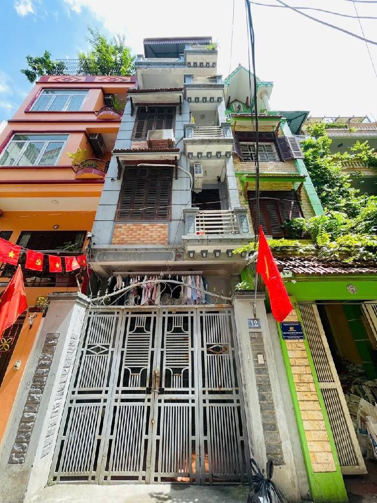 Bán nhà Định Công - diện tích 71.8m2 5 tầng - Ô tô tránh - giá 19,3 tỷ