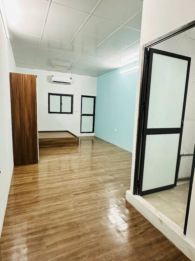 Bán nhà Định Công - diện tích 71.8m2 5 tầng - Ô tô tránh - giá 19,3 tỷ