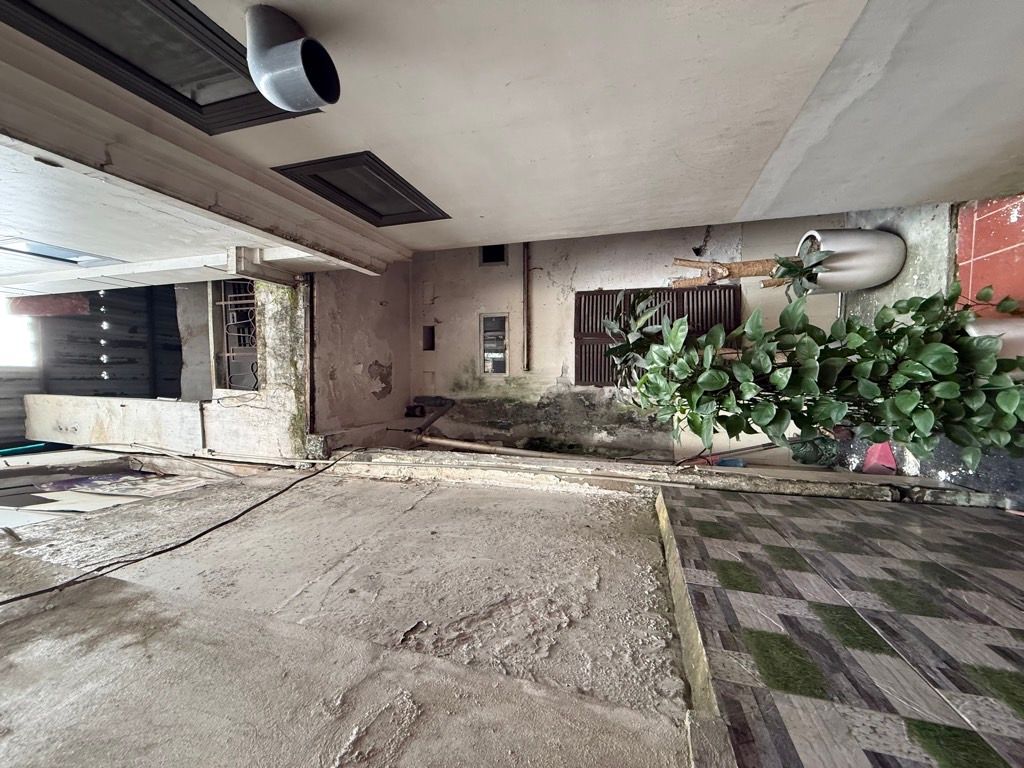 Bán nhà Lê Ngọc Hân - diện tích 50m2 2 tầng - Nhà cũ xác định bán đất - giá 17,5 tỷ