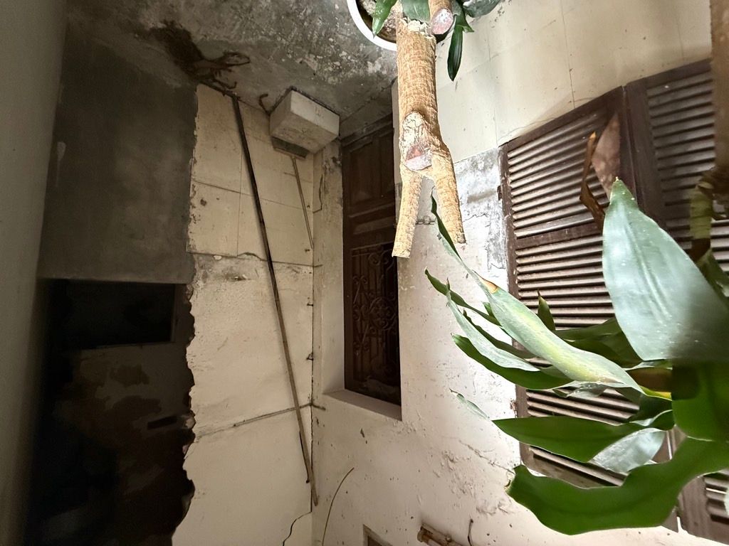 Bán nhà Lê Ngọc Hân - diện tích 50m2 2 tầng - Nhà cũ xác định bán đất - giá 17,5 tỷ