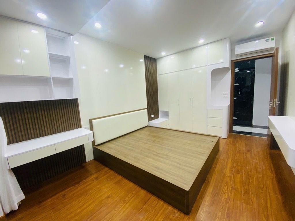 Bán nhà Ngõ Hoà Bình - diện tích 54.4m2 6 tầng - Ngõ thông gần phố - giá 13,5 tỷ