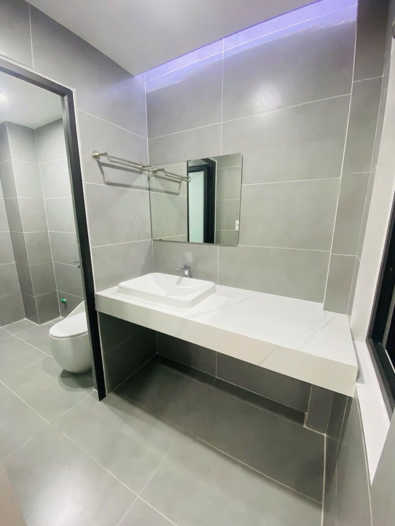 Bán nhà Ngõ Hoà Bình - diện tích 54.4m2 6 tầng - Ngõ thông gần phố - giá 13,5 tỷ