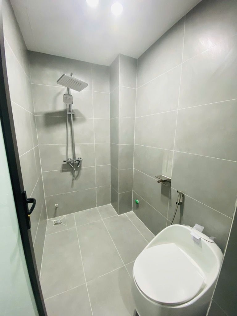 Bán nhà Ngõ Hoà Bình - diện tích 54.4m2 6 tầng - Ngõ thông gần phố - giá 13,5 tỷ