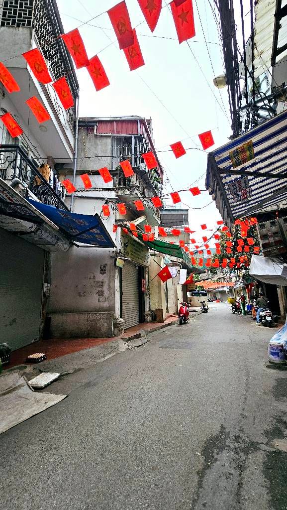 Bán nhà Ngõ Giáp Bát - diện tích 64m2 3 tầng - Ô tô tránh - giá 18,5 tỷ