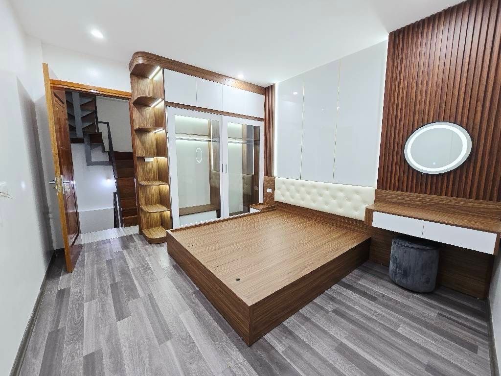 Bán nhà Ngõ Chùa Liên Phái - diện tích 23m2 5 tầng - Ngõ nông gần phố - giá 5,95 tỷ