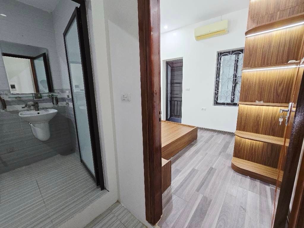 Bán nhà Ngõ Chùa Liên Phái - diện tích 23m2 5 tầng - Ngõ nông gần phố - giá 5,95 tỷ