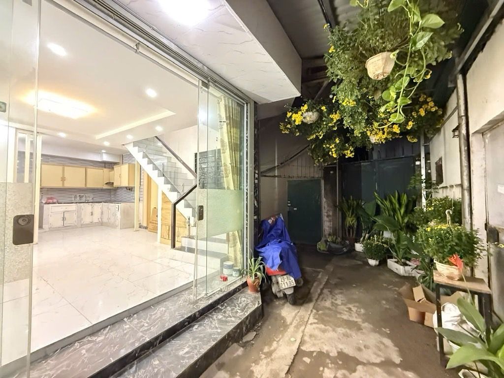 Bán nhà Bùi Xương Trạch - diện tích 40m2 2 tầng - NHÀ KHÔNG SỐ LÔ GÓC - giá 2,2 tỷ