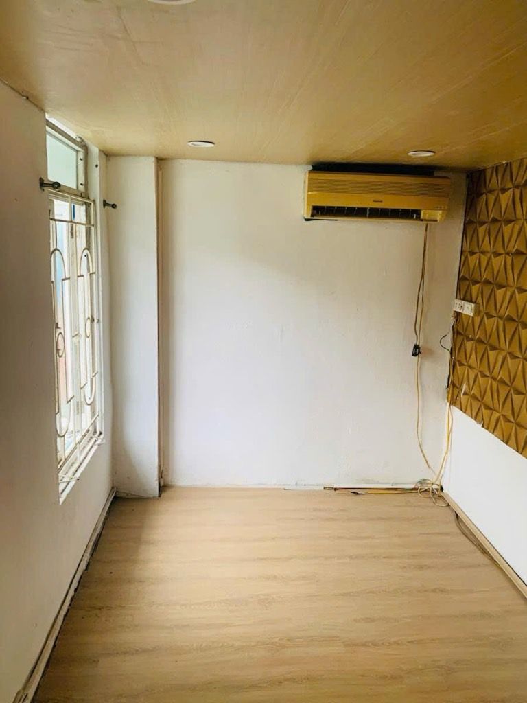 Bán nhà Bùi Xương Trạch - diện tích 40m2 2 tầng - NHÀ KHÔNG SỐ LÔ GÓC - giá 2,2 tỷ