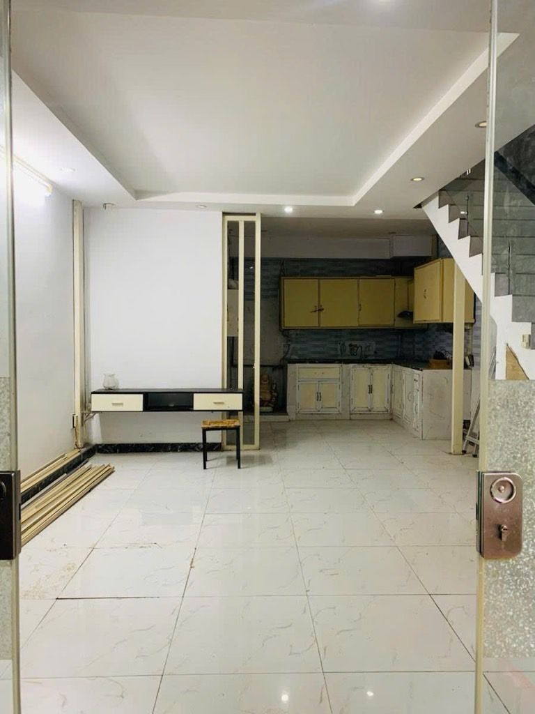 Bán nhà Bùi Xương Trạch - diện tích 40m2 2 tầng - NHÀ KHÔNG SỐ LÔ GÓC - giá 2,2 tỷ