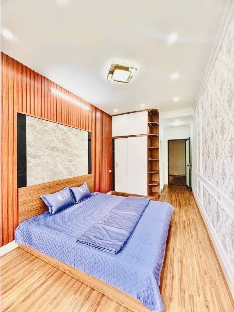 Bán nhà Lĩnh Nam - diện tích 32.7m2 5 tầng - TẶNG FULL NỘI THẤT - TIỆN ÍCH ĐẦY ĐỦ - giá 6,8 tỷ