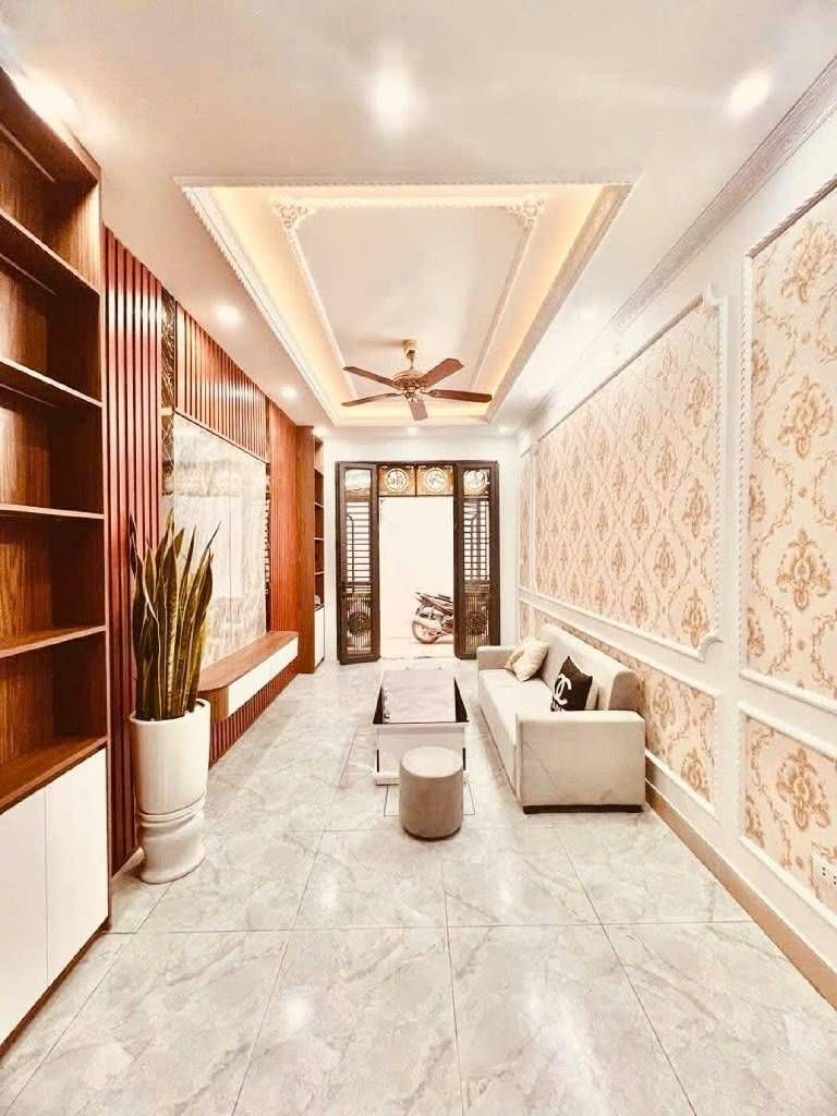 Bán nhà Lĩnh Nam - diện tích 32.7m2 5 tầng - TẶNG FULL NỘI THẤT - TIỆN ÍCH ĐẦY ĐỦ - giá 6,8 tỷ