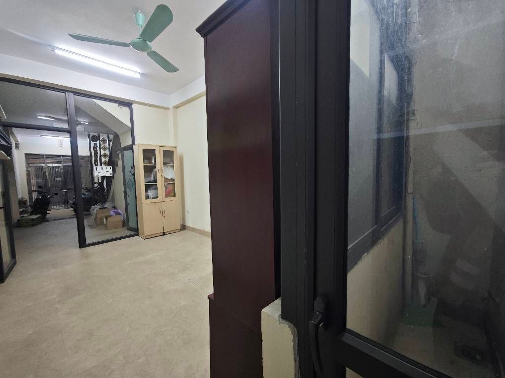 Bán nhà Trường Chinh - diện tích 46.6m2 6 tầng - Mặt ngõ kinh doanh - giá 14,5 tỷ