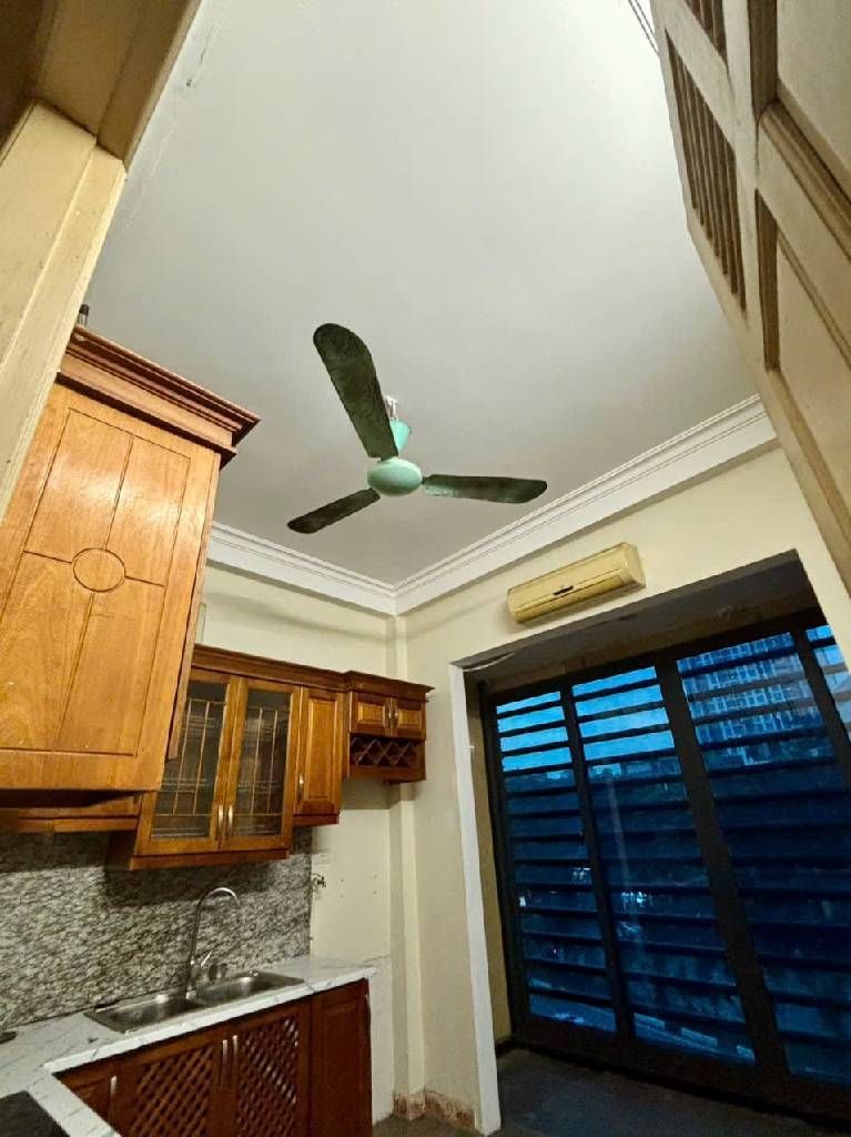 Bán nhà Trần Khát Chân - diện tích 18,8m2 4 tầng - Mặt phố kinh doanh đỉnh - giá 14,8 tỷ