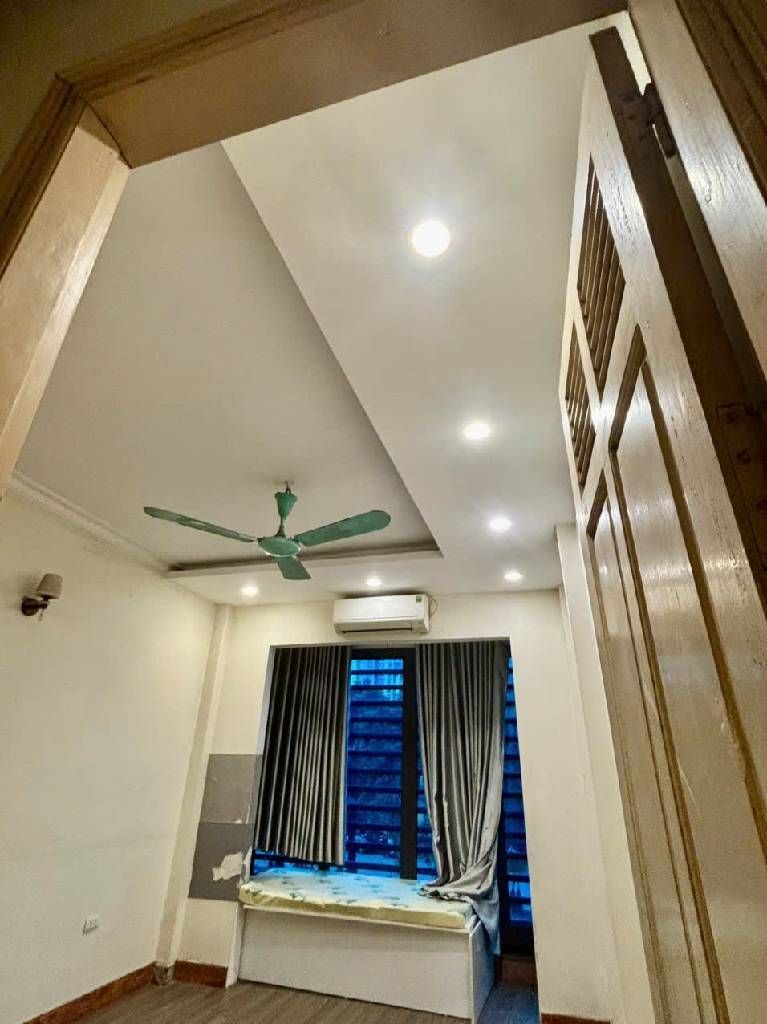 Bán nhà Trần Khát Chân - diện tích 18,8m2 4 tầng - Mặt phố kinh doanh đỉnh - giá 14,8 tỷ