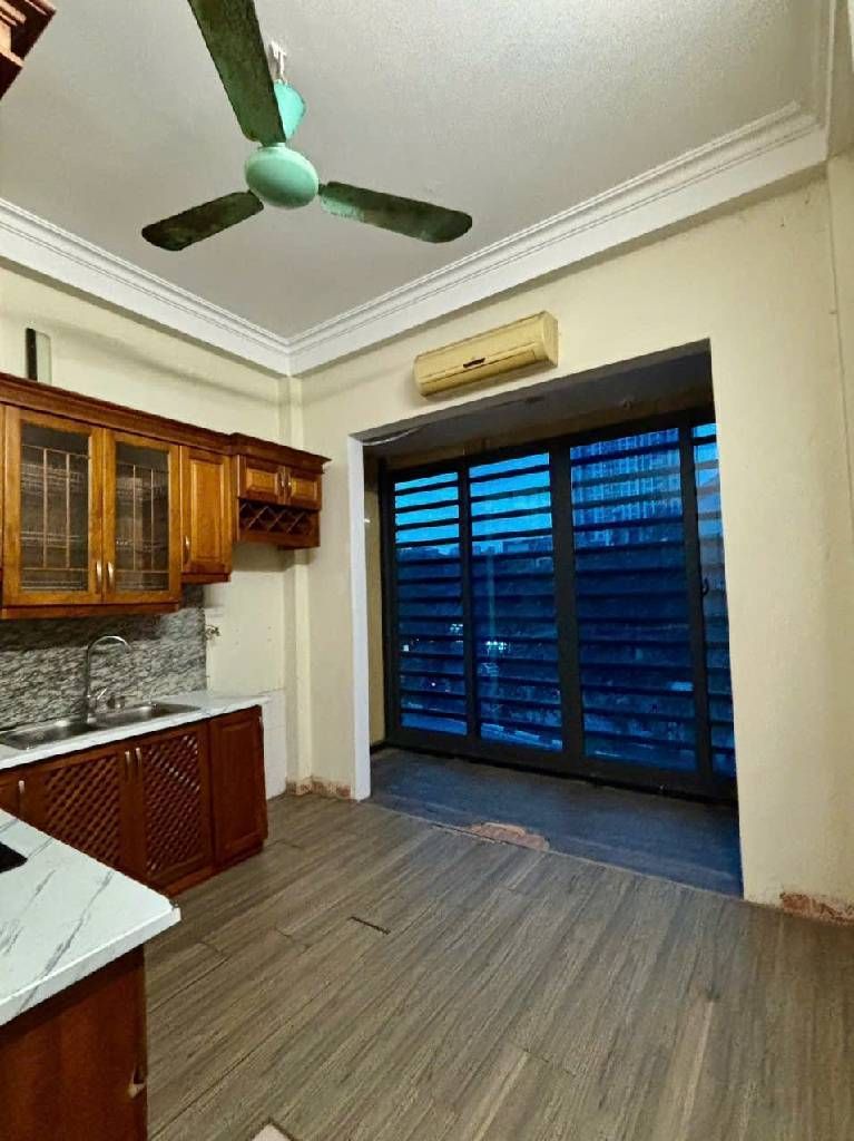 Bán nhà Trần Khát Chân - diện tích 18,8m2 4 tầng - Mặt phố kinh doanh đỉnh - giá 14,8 tỷ