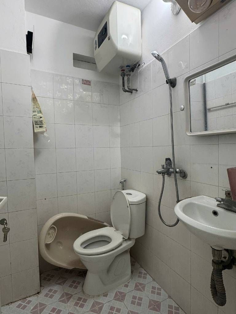 Bán nhà Nguyễn Chính - diện tích 34m2 3 tầng - Gần phố, ngõ thông - giá 9,9 tỷ