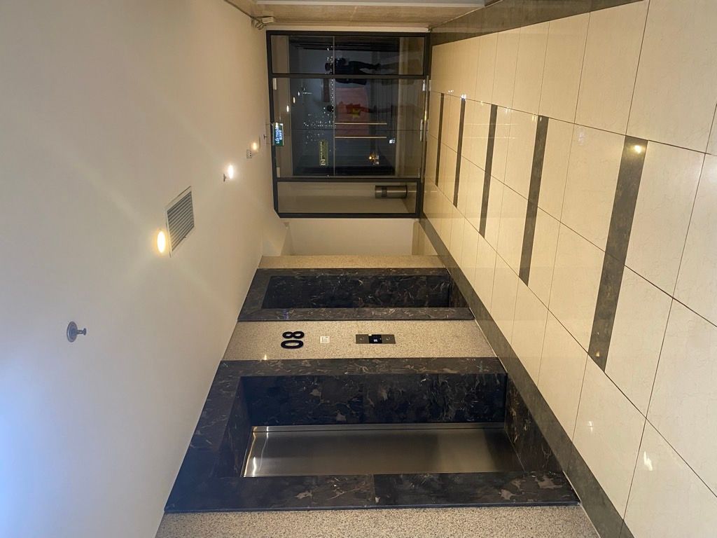 Bán nhà Minh Khai - diện tích 106.1m2 1 tầng - Căn hộ cao cấp, nội thất xịn sò - giá 10,9 tỷ