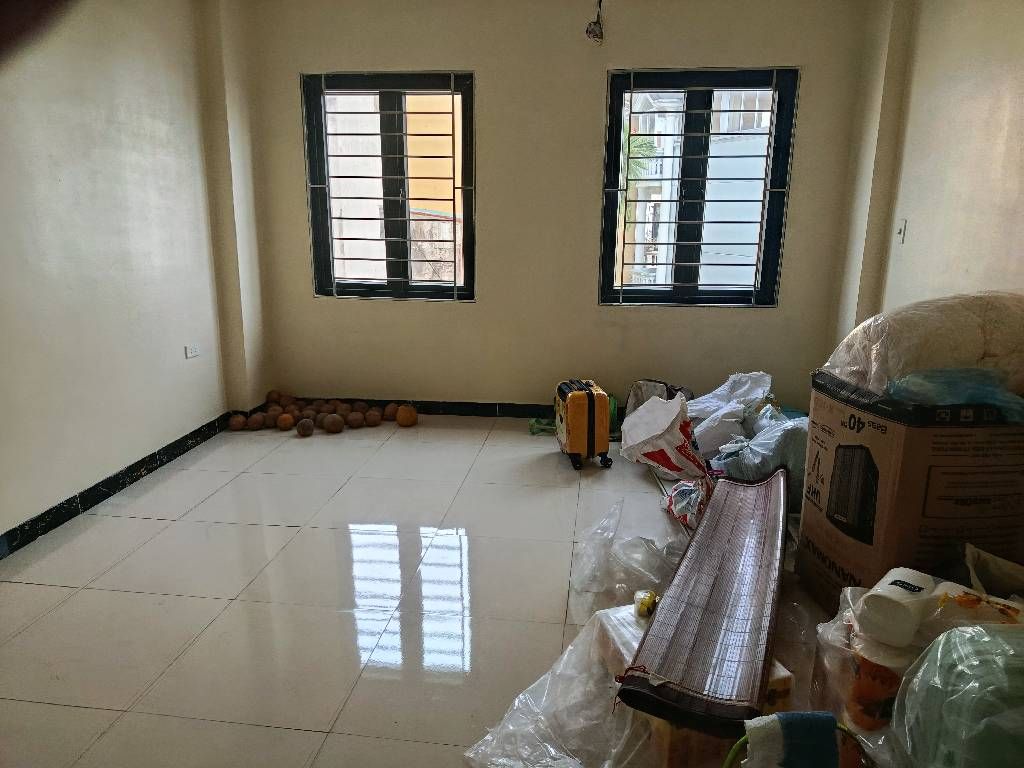 Bán nhà Nguyễn Khoái - diện tích 43,3m2 5 tầng - Ô tô đỗ cửa - giá 9,95 tỷ