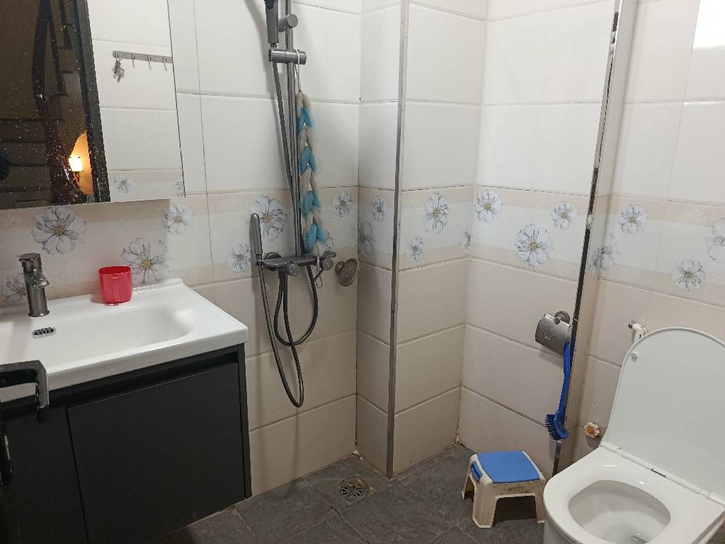 Bán nhà Nguyễn Khoái - diện tích 43,3m2 5 tầng - Ô tô đỗ cửa - giá 9,95 tỷ