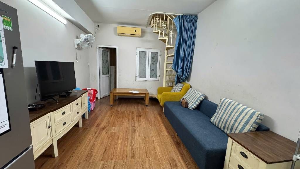 Bán nhà Nguyễn Khoái - diện tích 75m2 2 tầng - Ô TÔ ĐỖ CẦU THANG - giá 3,15 tỷ