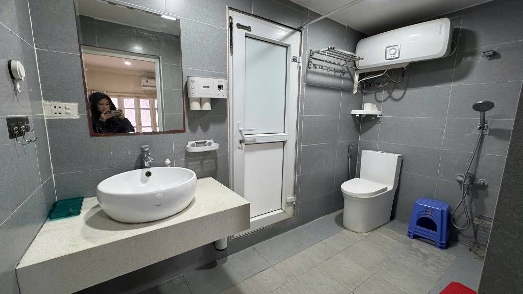 Bán nhà Nguyễn Khoái - diện tích 75m2 2 tầng - Ô TÔ ĐỖ CẦU THANG - giá 3,15 tỷ