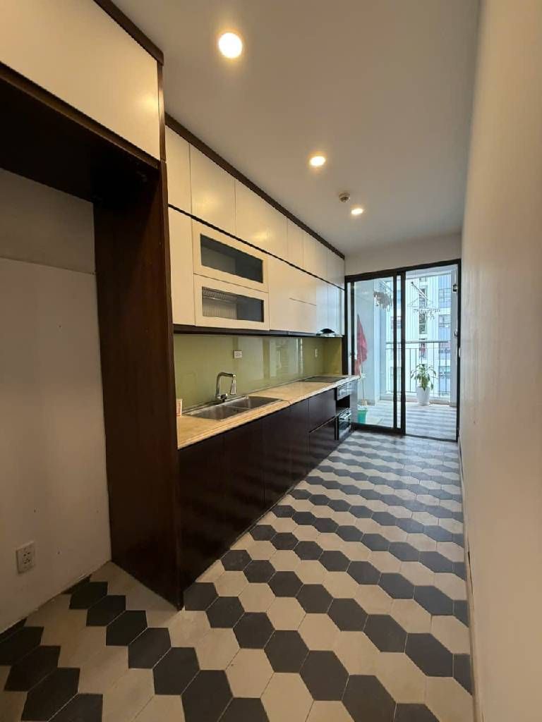 Bán nhà 87 Linh Nam - diện tích 79.8m2 18 tầng - Căn hộ mặt phố - giá 7,75 tỷ