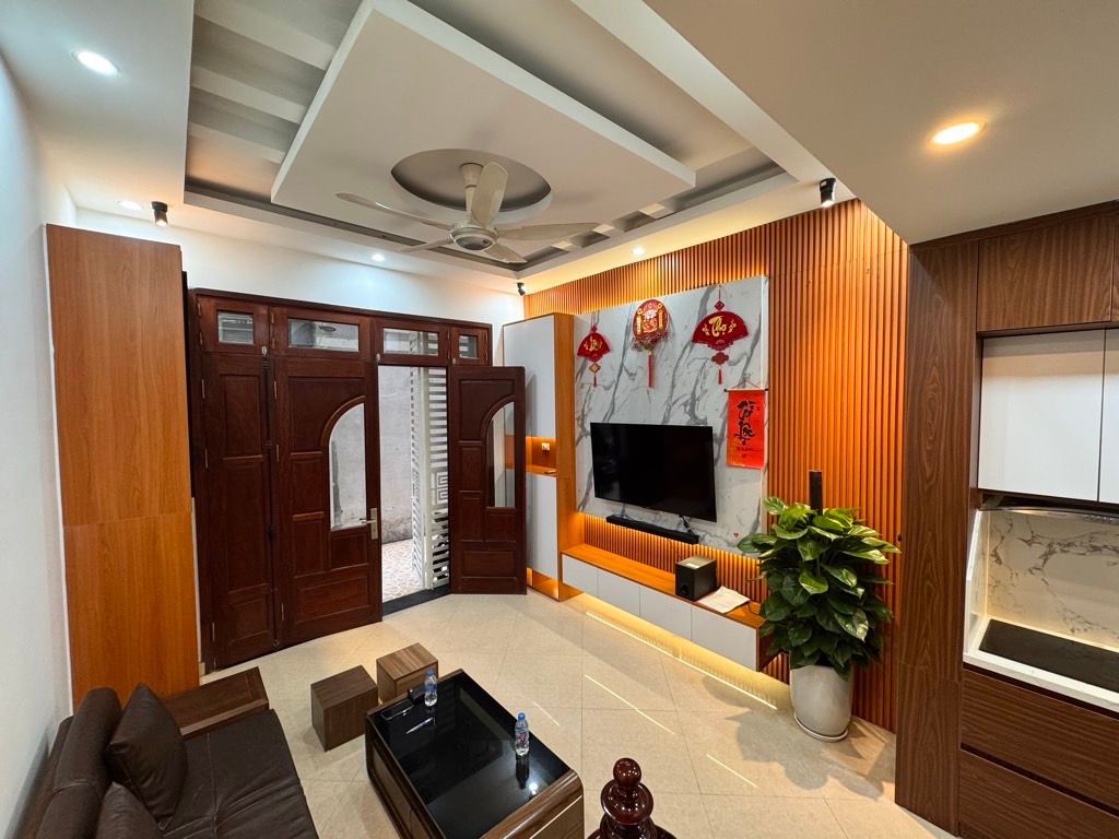 Bán nhà ngõ Quỳnh - diện tích 30,2m2 5 tầng - Ô TÔ ĐỖ CỔNG - giá 10,35 tỷ