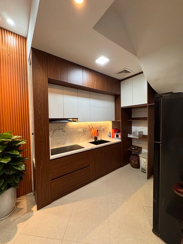 Bán nhà ngõ Quỳnh - diện tích 30,2m2 5 tầng - Ô TÔ ĐỖ CỔNG - giá 10,35 tỷ