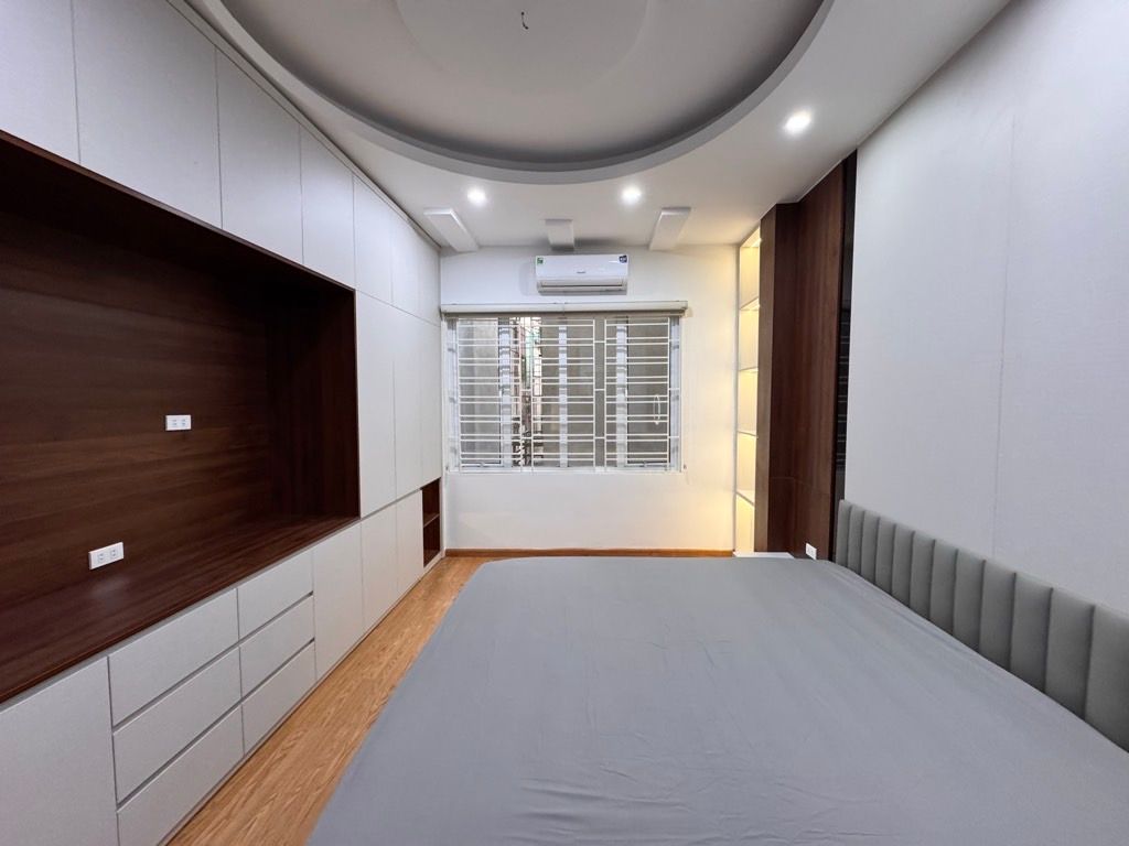 Bán nhà ngõ Quỳnh - diện tích 30,2m2 5 tầng - Ô TÔ ĐỖ CỔNG - giá 10,35 tỷ