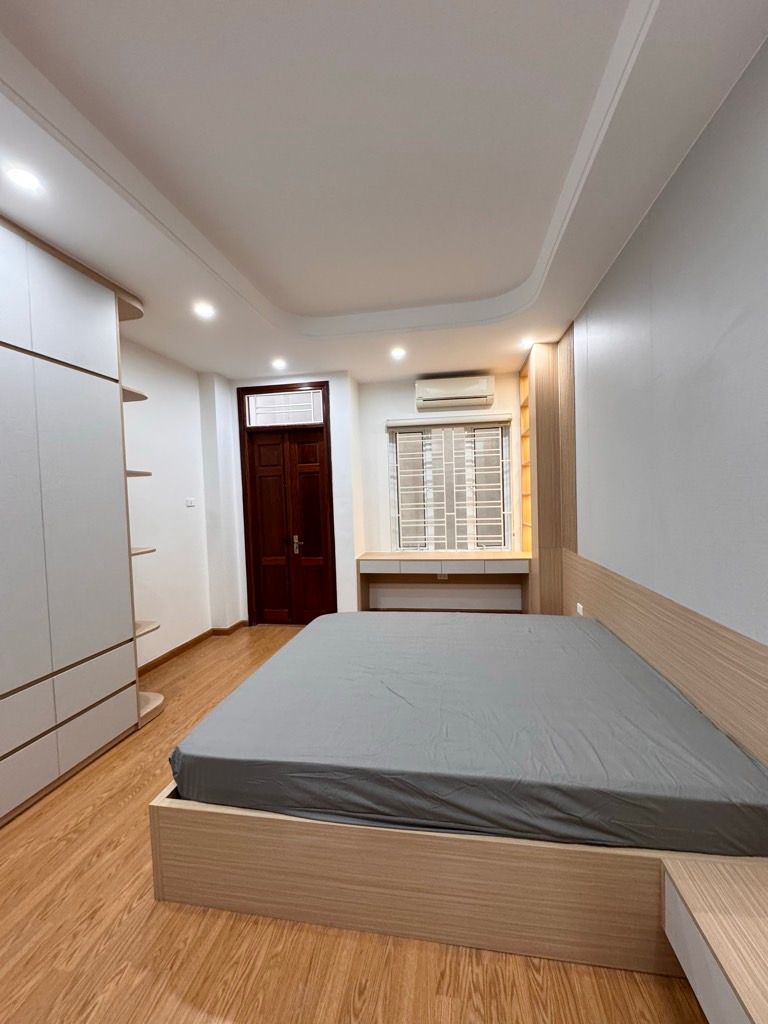 Bán nhà ngõ Quỳnh - diện tích 30,2m2 5 tầng - Ô TÔ ĐỖ CỔNG - giá 10,35 tỷ