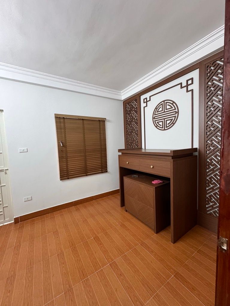 Bán nhà ngõ Quỳnh - diện tích 30,2m2 5 tầng - Ô TÔ ĐỖ CỔNG - giá 10,35 tỷ