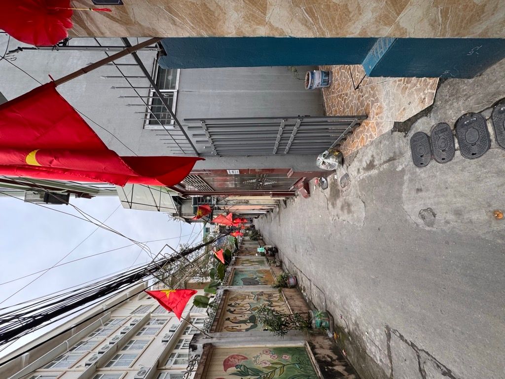 Bán nhà ngõ Quỳnh - diện tích 30,2m2 5 tầng - Ô TÔ ĐỖ CỔNG - giá 10,35 tỷ