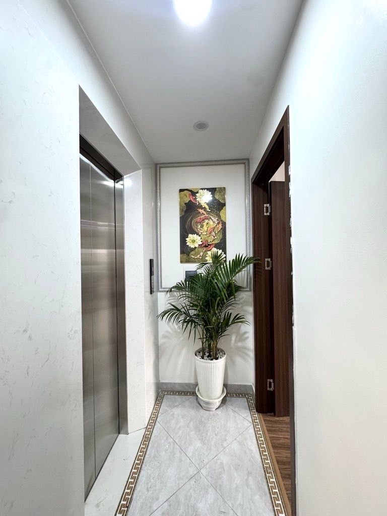 Bán nhà Ô Đồng Lầm - diện tích 35m2 6 tầng - Nhà mới, thang máy xịn - giá 12,3 tỷ