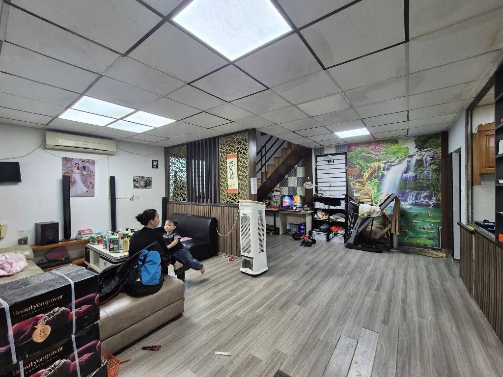 Bán nhà Vũ Hữu - diện tích 56m2 2 tầng - Lô góc kinh doanh online đỉnh - giá 3,3 tỷ